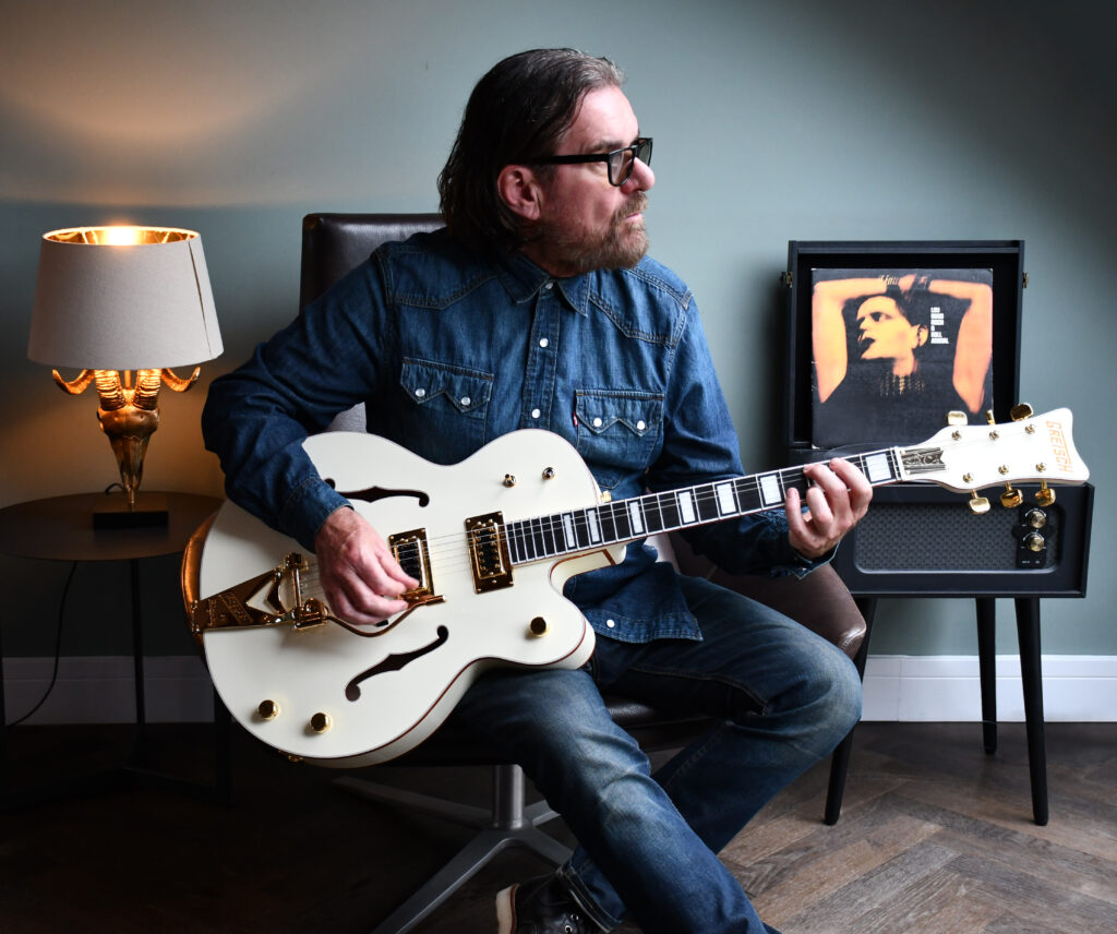 Billy Duffy con su Gretsch Signature